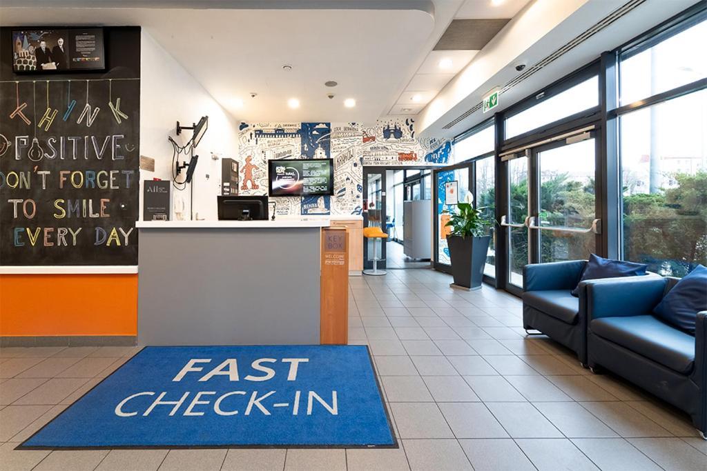 Ibis Budget Krakow Bronowice エクステリア 写真