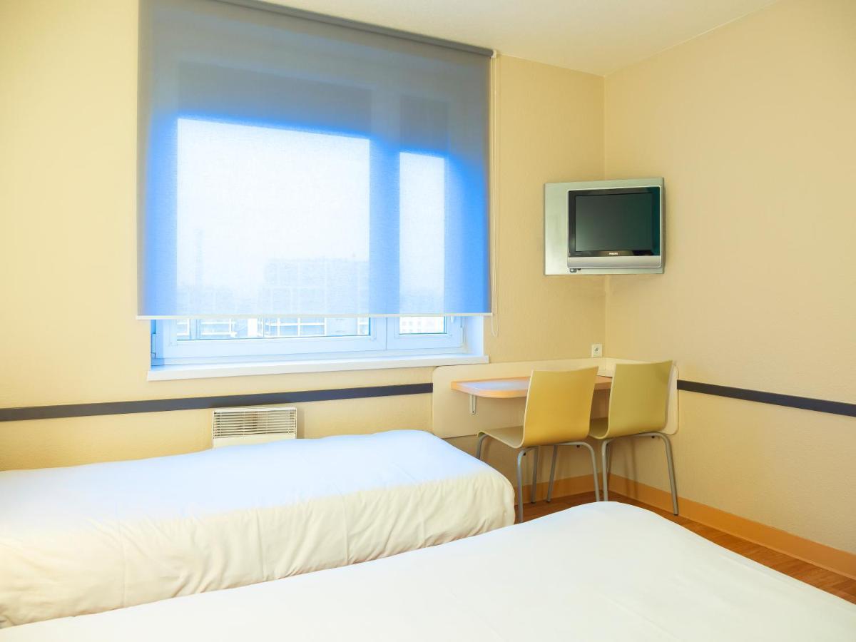 Ibis Budget Krakow Bronowice エクステリア 写真